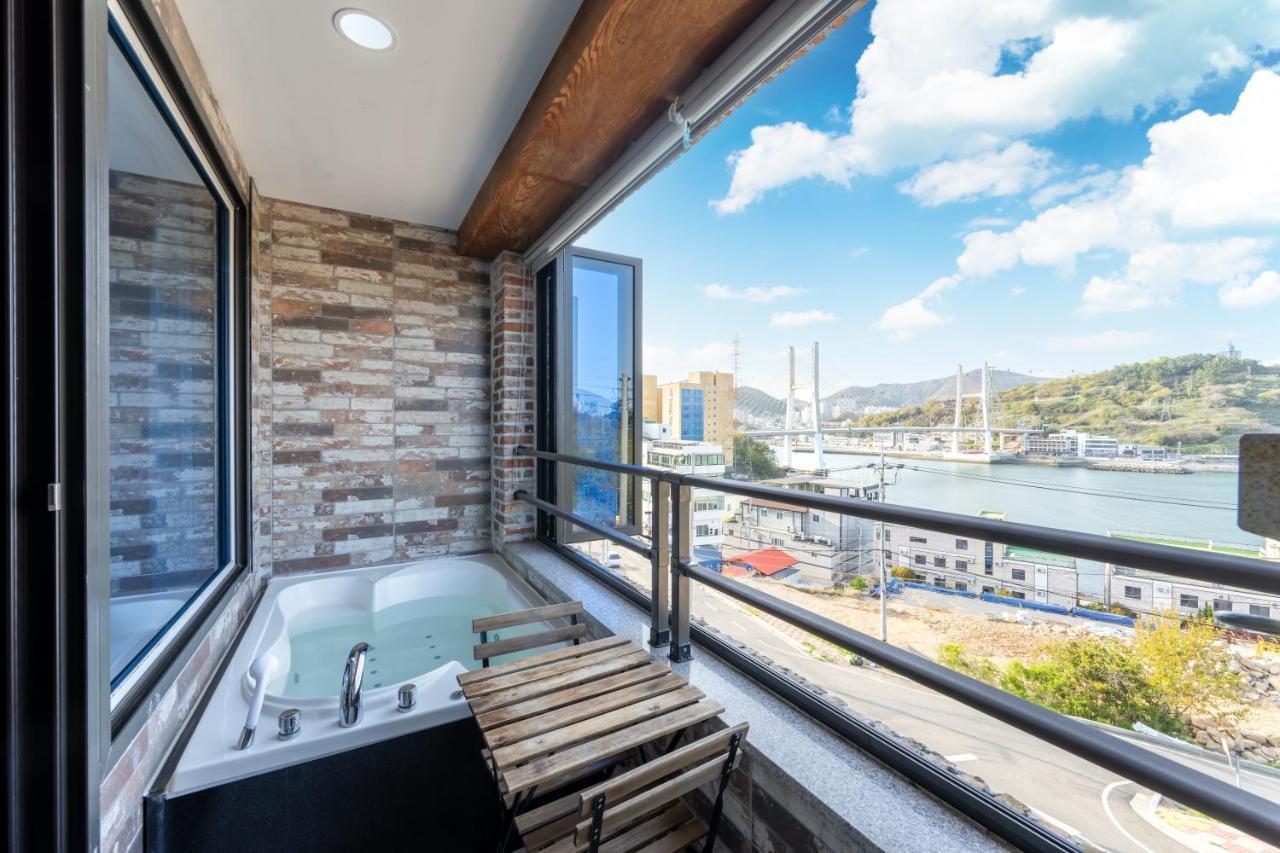 Yeosu View Foret Pension Luaran gambar