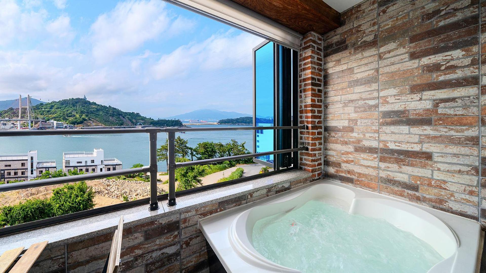 Yeosu View Foret Pension Luaran gambar